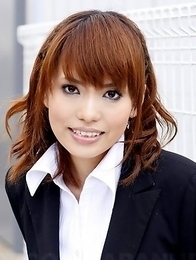 Yui Shimizu getting ready for sex