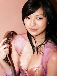 Konomi Yoshikawa spoils big cans and hot body with soap